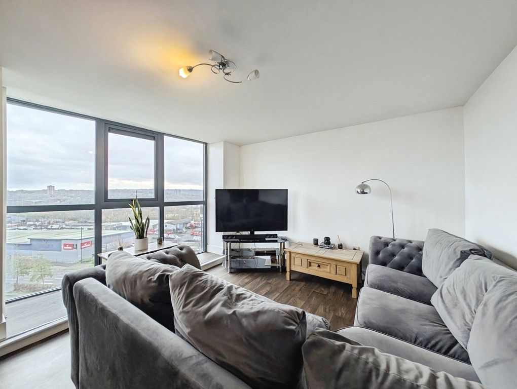 Property photo 2 of 12 Pbox-Img.Jpg