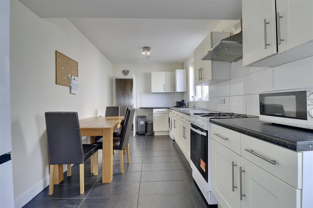 Property photo 3 of 11 1934E9D7-8958-4Cbf-91E2-B956B79835EE_1_201_A.Jpeg