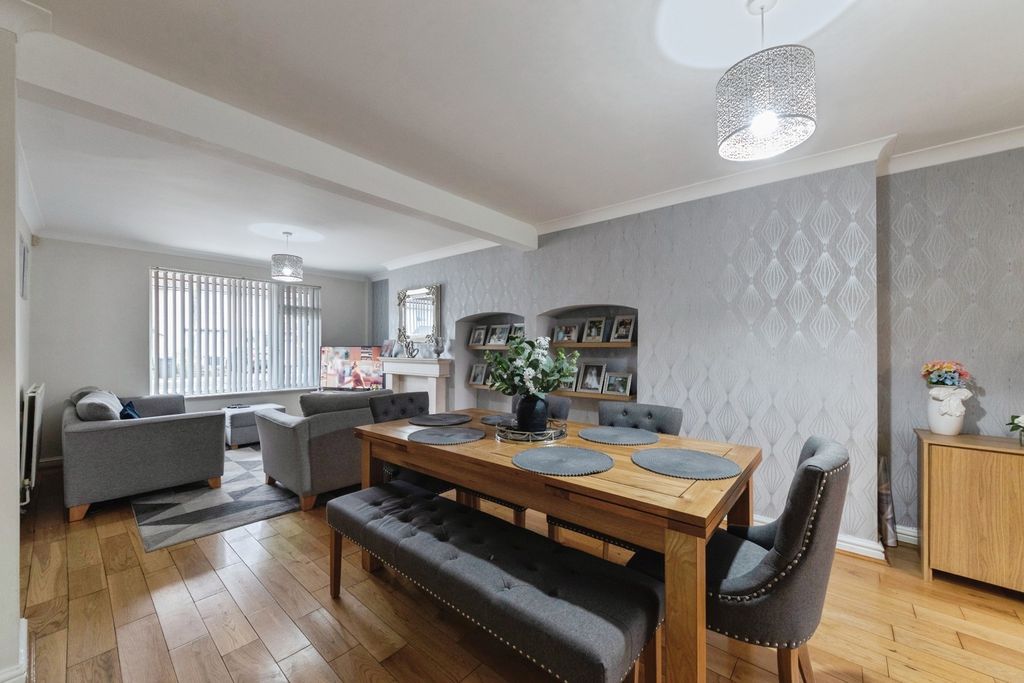 Property photo 2 of 19 Pbox-Img.Jpg