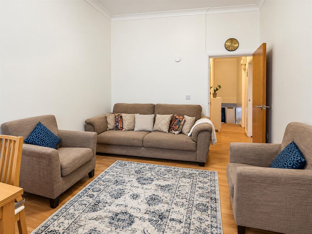 Property photo 2 of 10 1