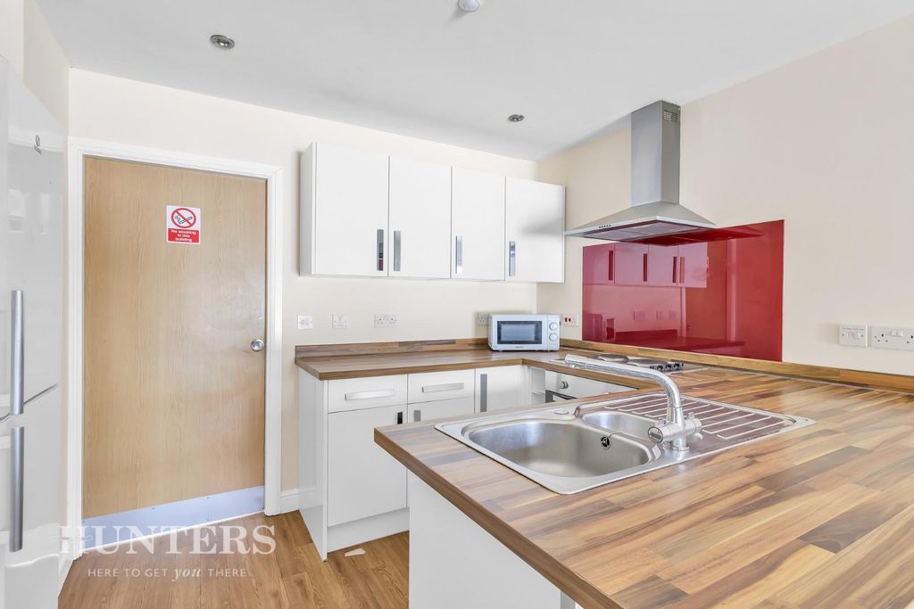 Property photo 3 of 27 Kitchen