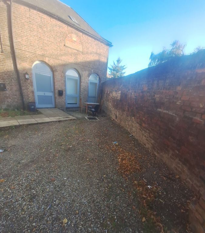 Property photo 2 of 10 Old Coach House New