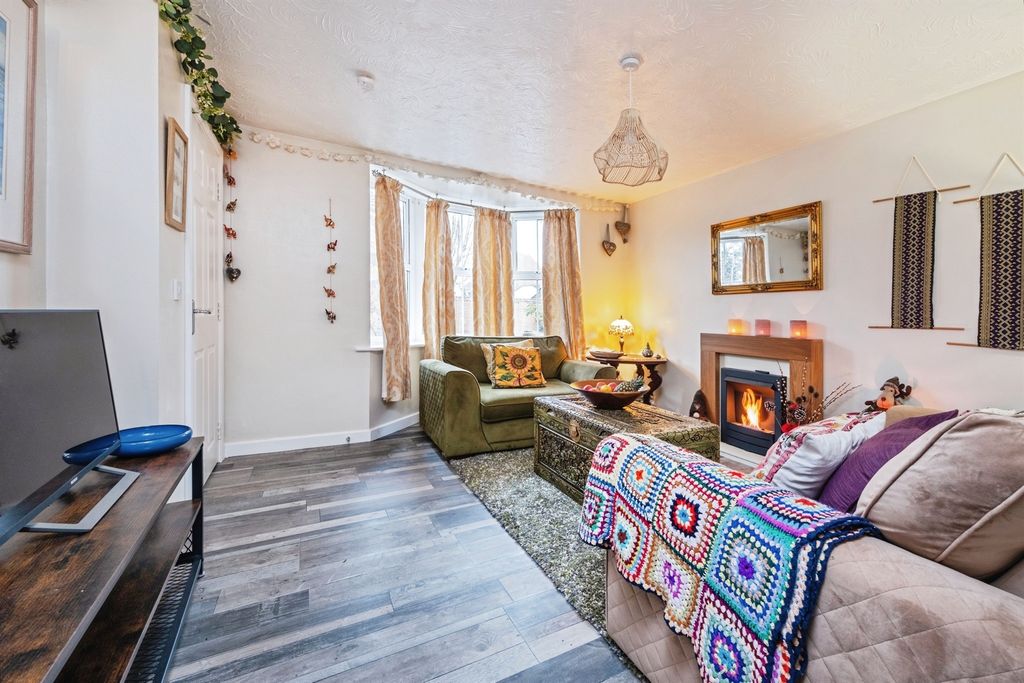 Property photo 3 of 19