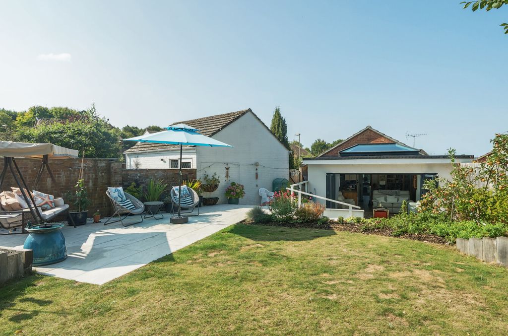 Property photo 3 of 16 1339648-7-689Efb7...