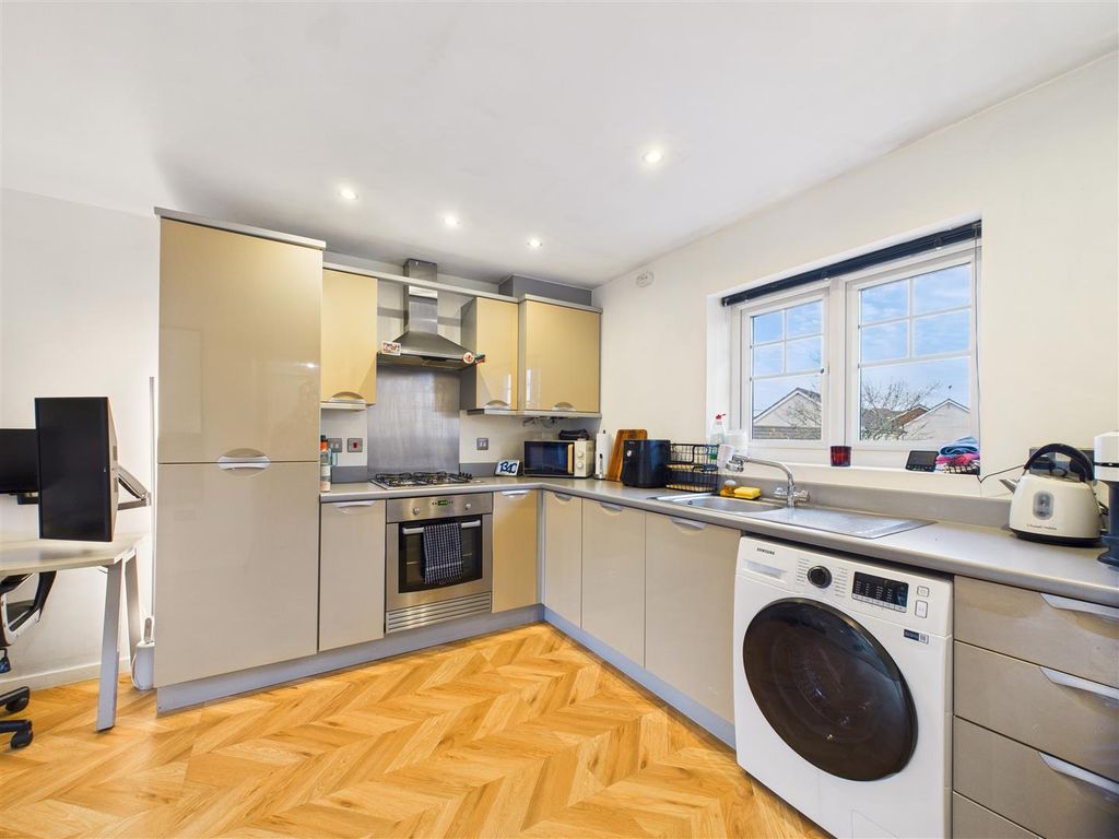 Property photo 3 of 9 Cam03303G0-Pr0277-Still002.Jpg