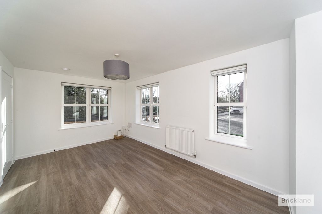 Property photo 3 of 14 Living Room