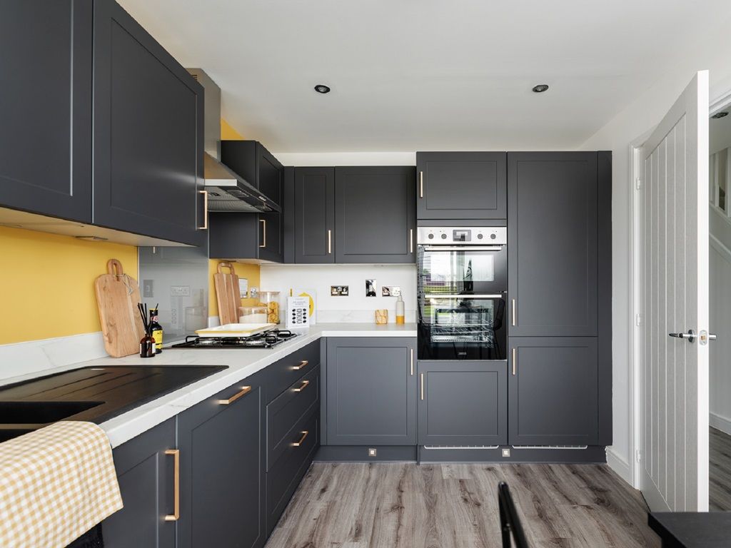 Property photo 2 of 8 A Modern Kitchen Which Can Be Personalised To Your Tastes
