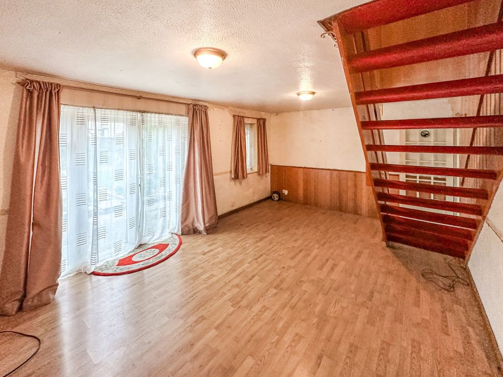 Property photo 3 of 20 Image 2