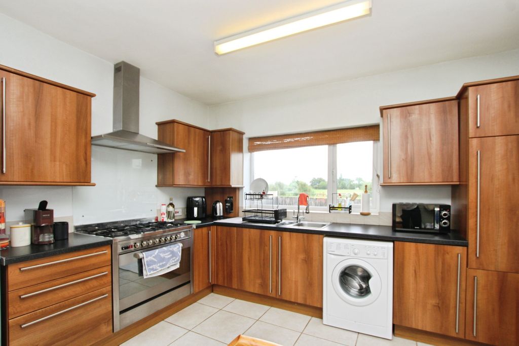 Property photo 3 of 23 1Abea496-Img_1959