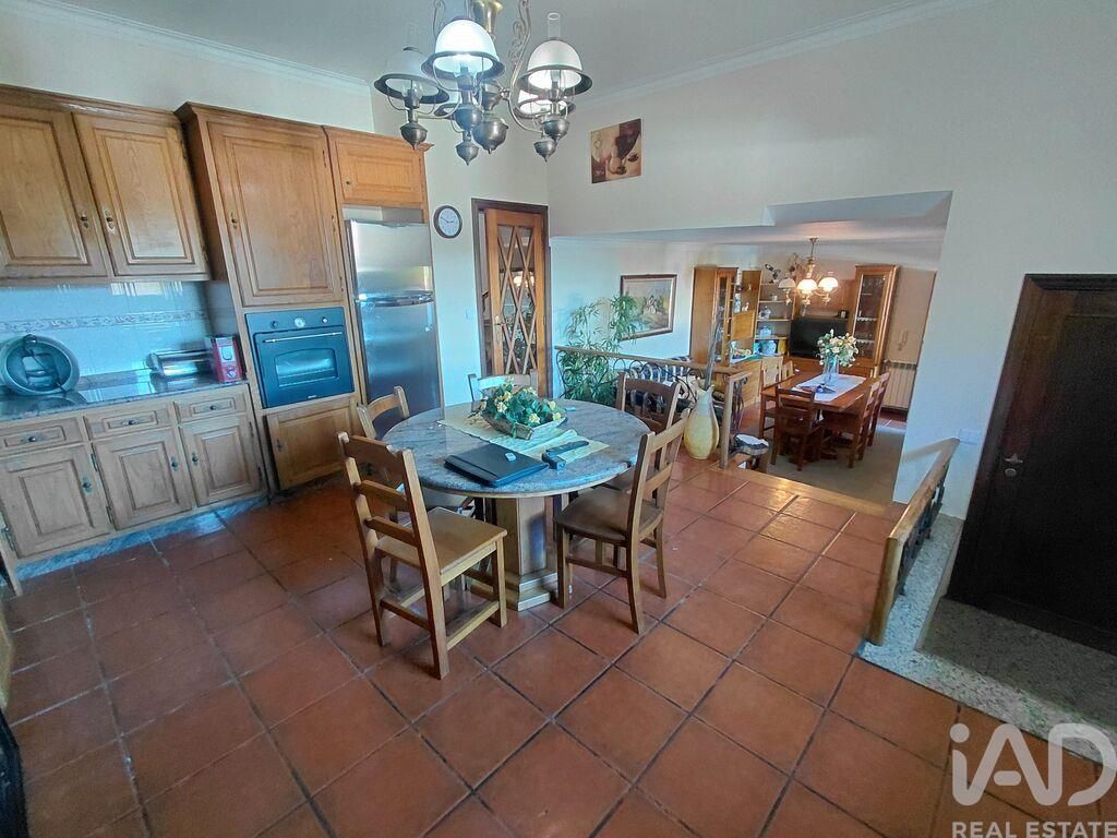 Property photo 3 of 40