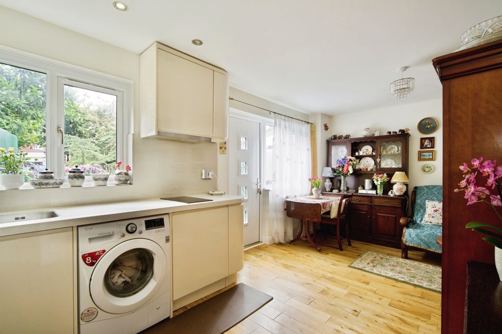 Property photo 2 of 12 Pbox-Img.Jpg