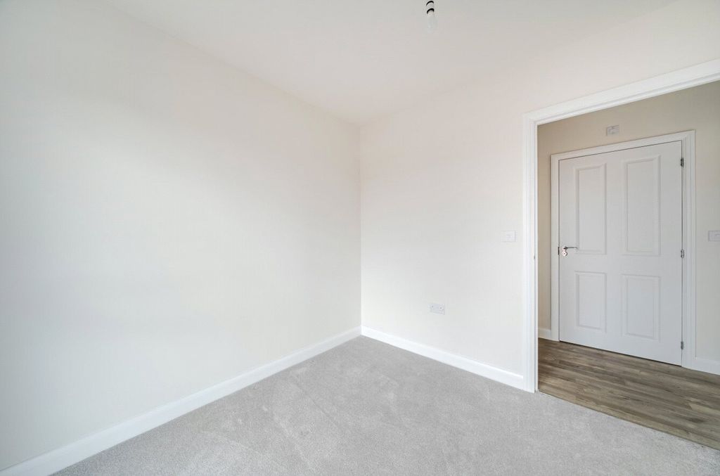 Property photo 3 of 20 Picture No. 02