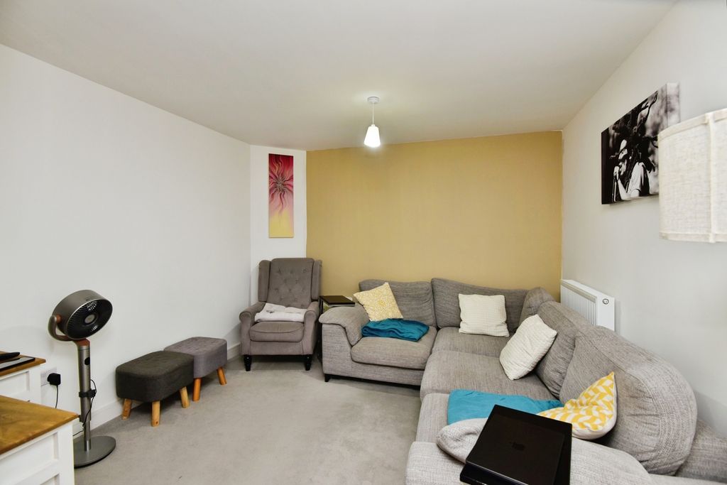 Property photo 2 of 24 Pbox-Img.Jpg