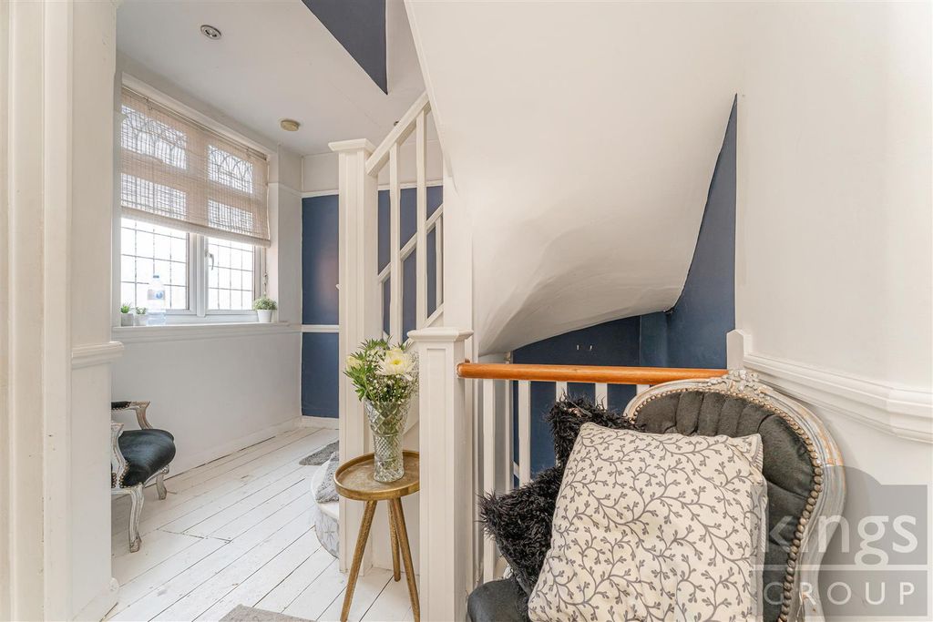 Additional image 17 of 4 bed detached house for saleFirtree Walk, Enfield EN1