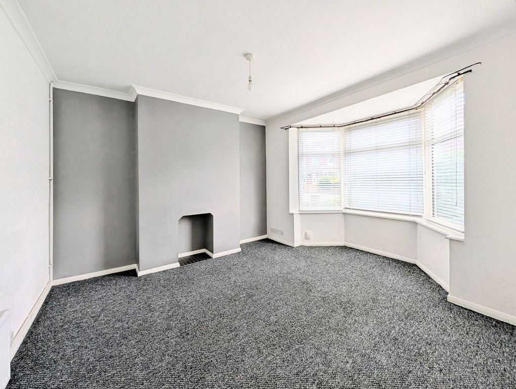 Property photo 3 of 16 Sitting Room