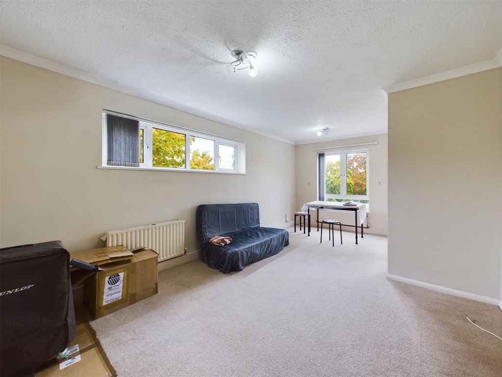 Property photo 3 of 12 Cam02885G0-Pr0224-Still003.Jpg