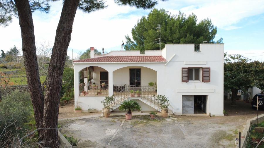 Property photo 3 of 32