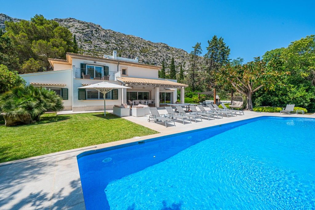 Property photo 1 of 20 Exterior And Pool (3)