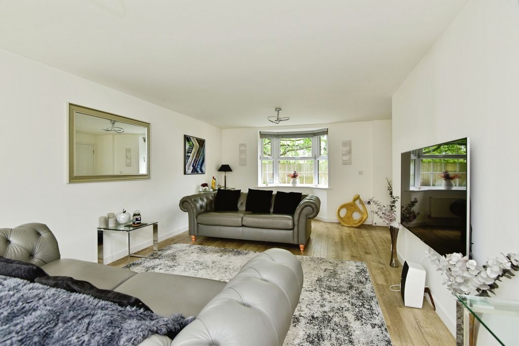 Property photo 3 of 54 Pbox-Img.Jpg