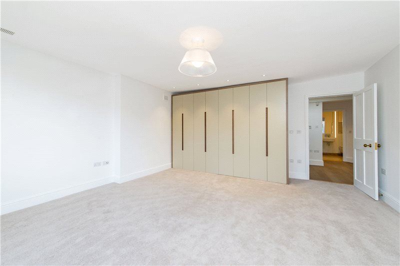 Property photo 3 of 9 Bedroom 1