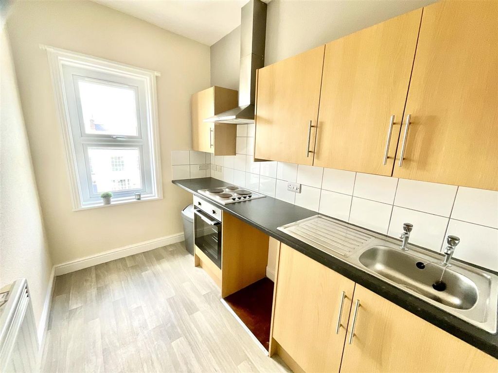 Property photo 2 of 8 C293Eb08-Ab02-46A0-A35B-212917A88C38.Jpeg