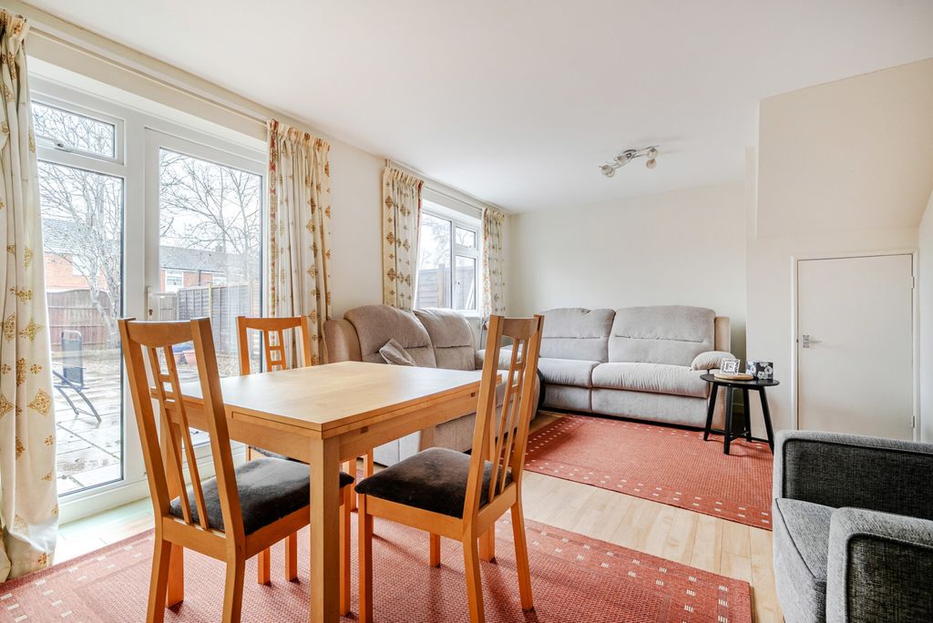 Property photo 3 of 24 1397714-17-697214...