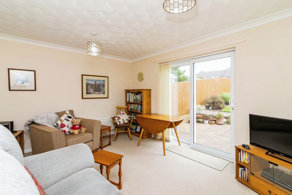 Property photo 3 of 16 Sitting Room