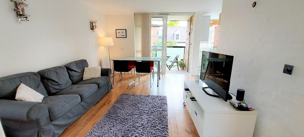 Property photo 1 of 6