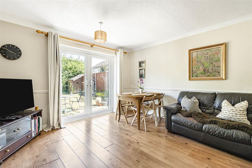 Property photo 3 of 16 15_57583.Jpg