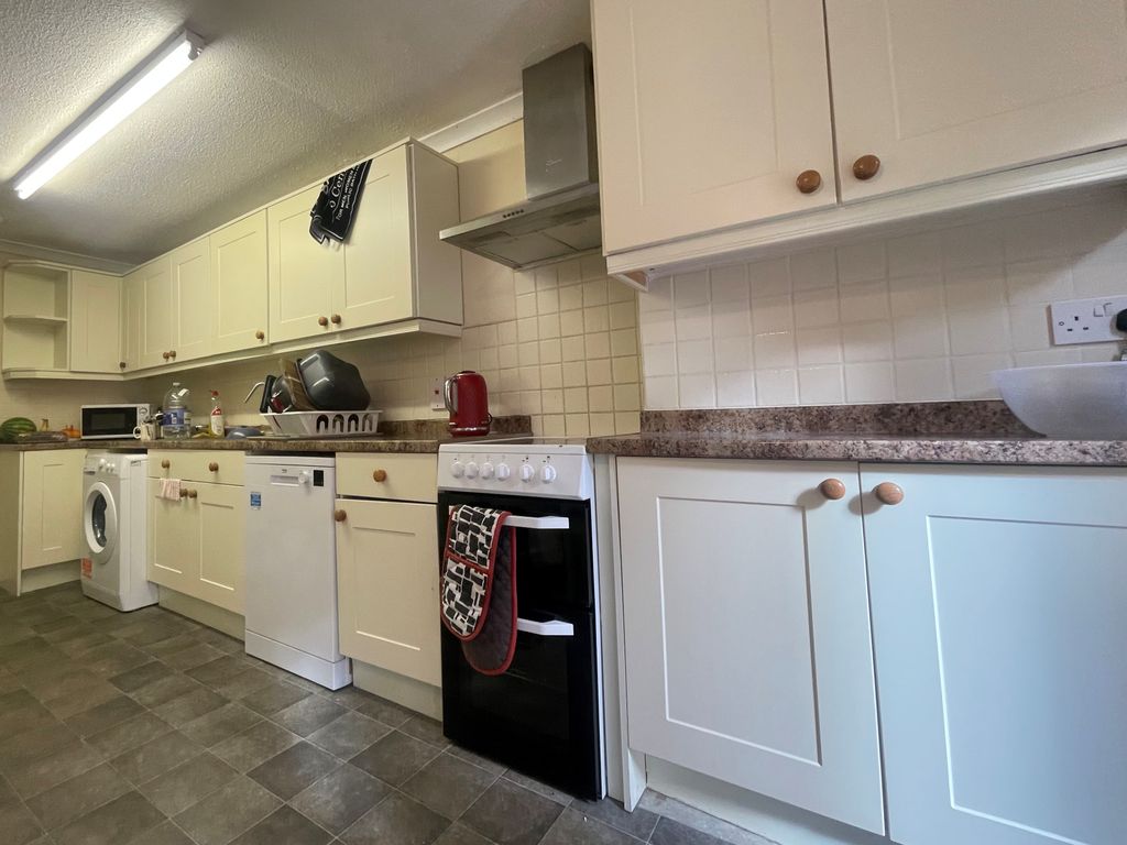 Property photo 3 of 5 4