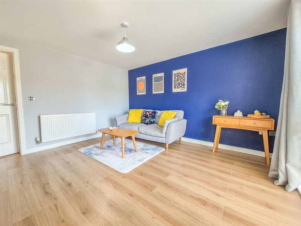 Property photo 3 of 23 Living Room