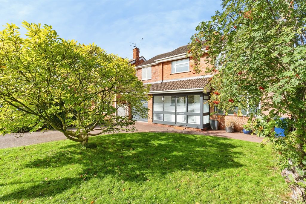 Property photo 2 of 25