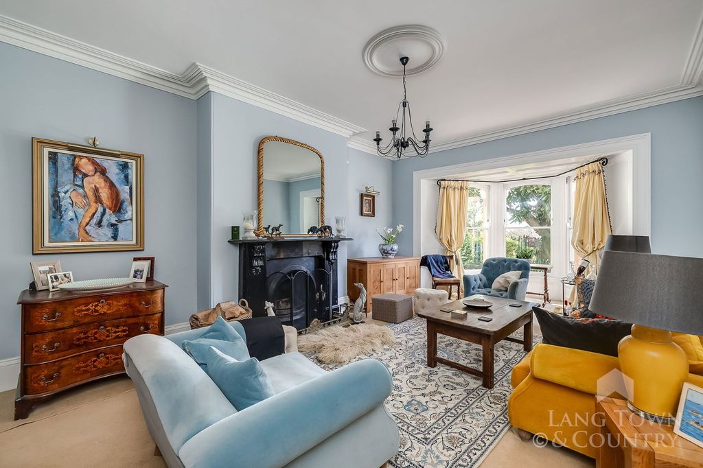 Property photo 3 of 34