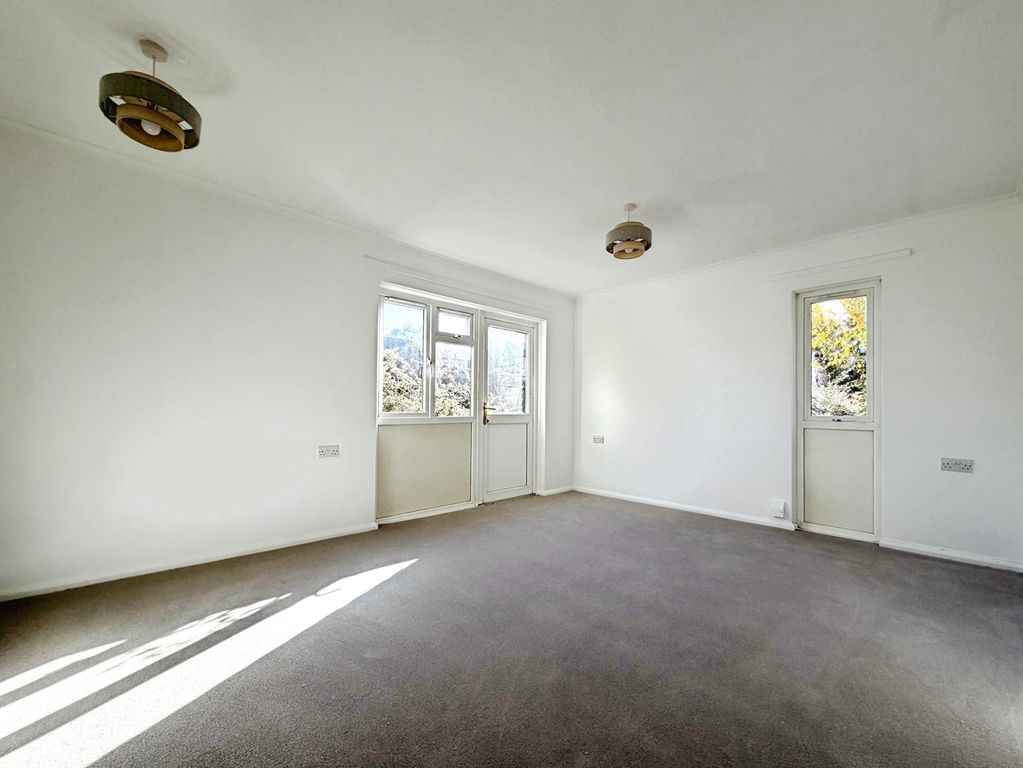 Property photo 3 of 13 Pbox-Img.Jpg