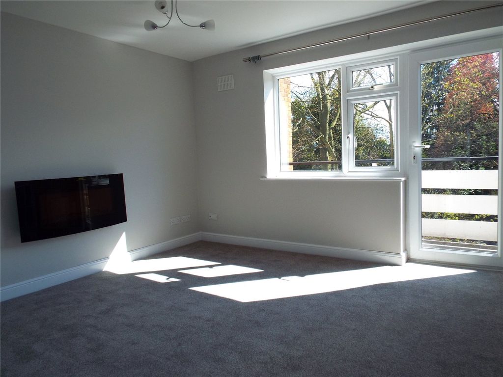 Property photo 2 of 7 Lounge