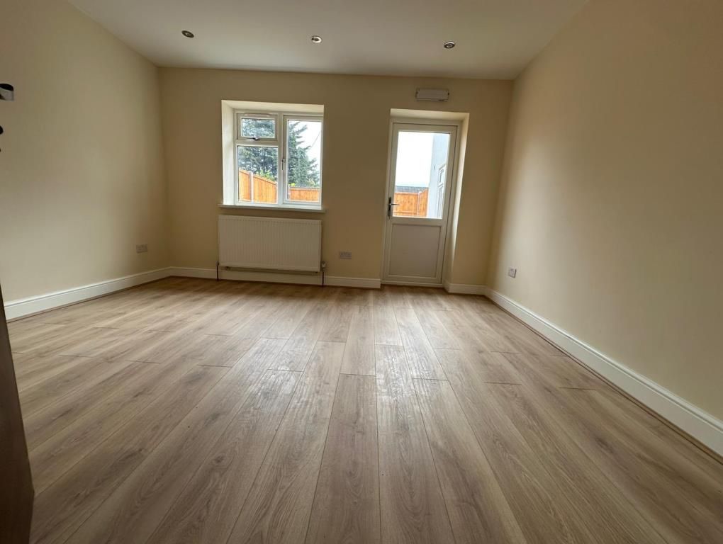 Property photo 2 of 6 Reception