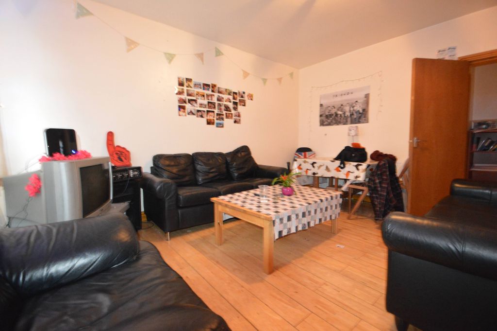 Property photo 2 of 10 Photo