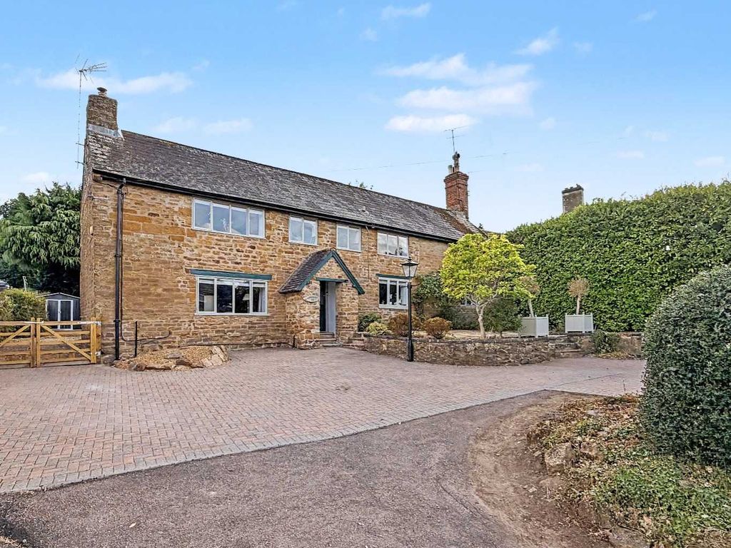 Property photo 1 of 87 5285300