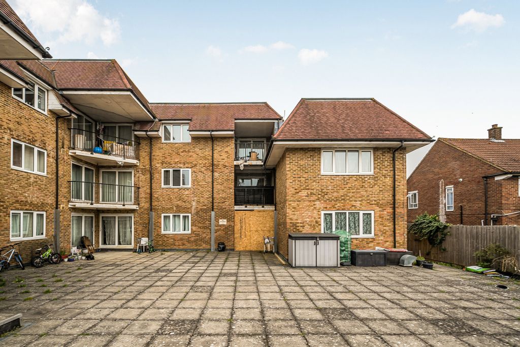 Property photo 1 of 12 1422617-17-69Aec5...