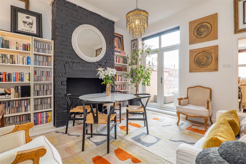 Property photo 3 of 29 Dining Room