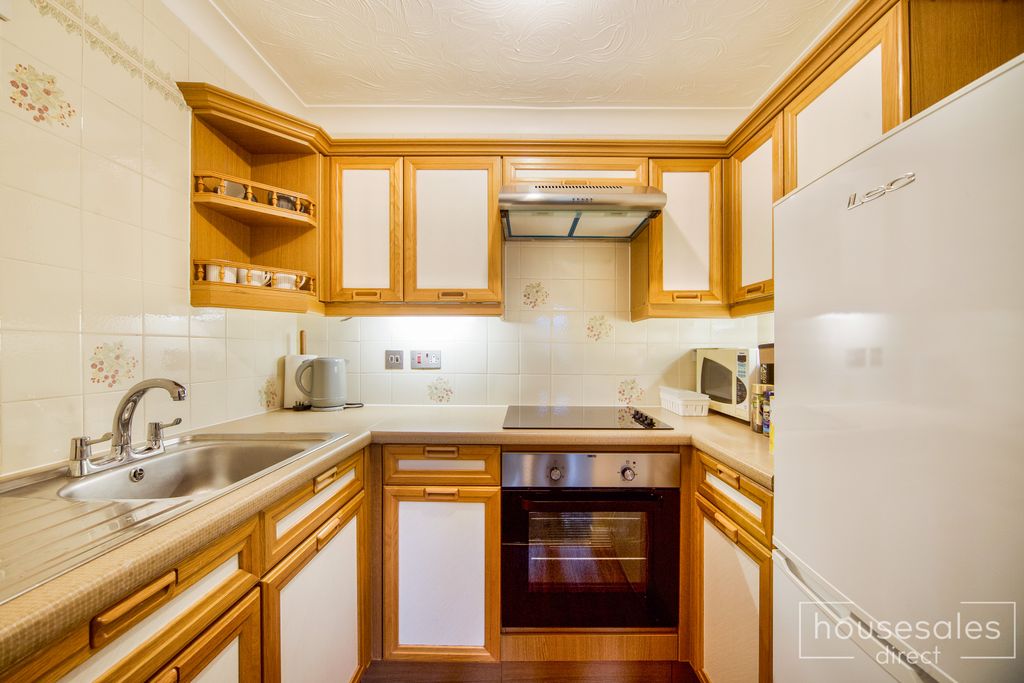 Property photo 2 of 11