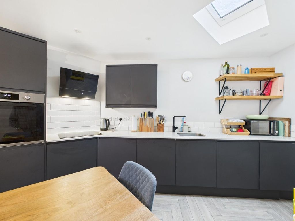 Property photo 3 of 27 Cam01530G0-Pr0343-Still009.Jpg