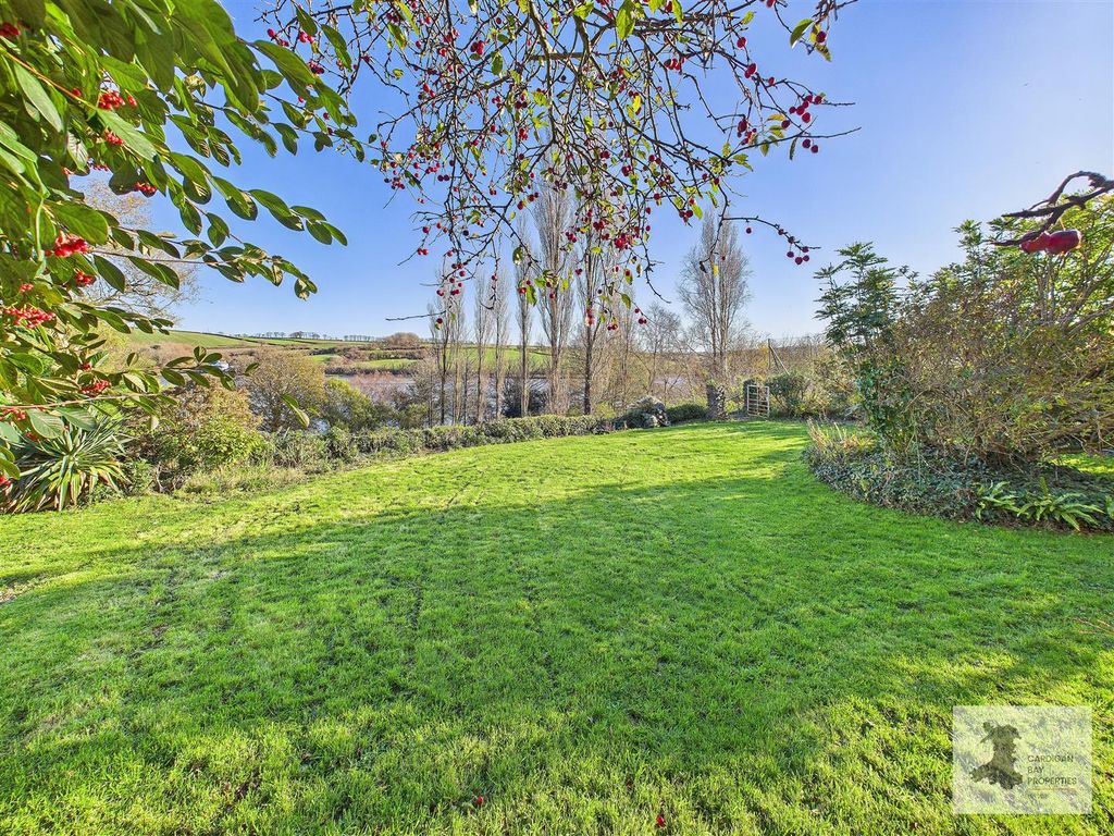 Property photo 3 of 29 Garden Area