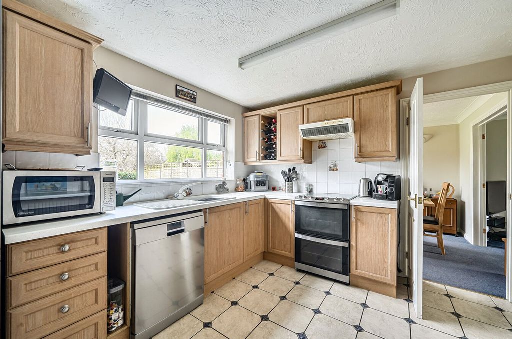 Property photo 3 of 19