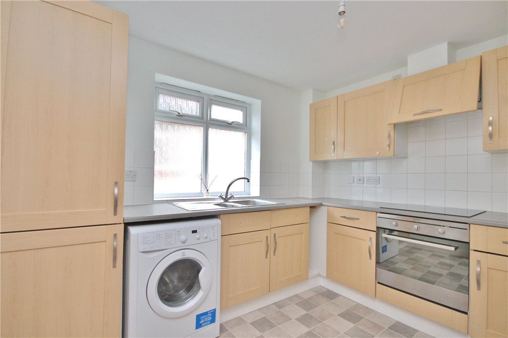 Property photo 2 of 9 Kitchen