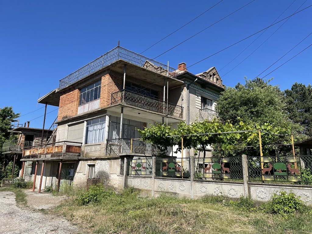 Property photo 1 of 6