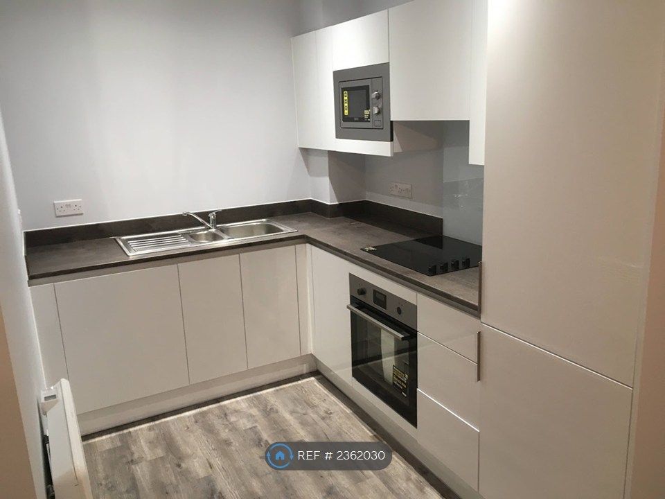 Property photo 2 of 8 Kitchen