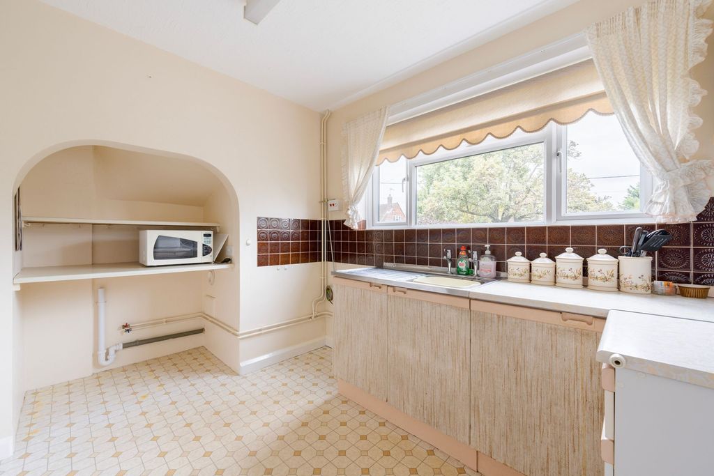 Property photo 2 of 18