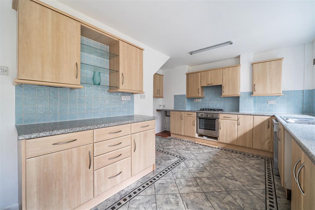 Property photo 3 of 15 Kitchen