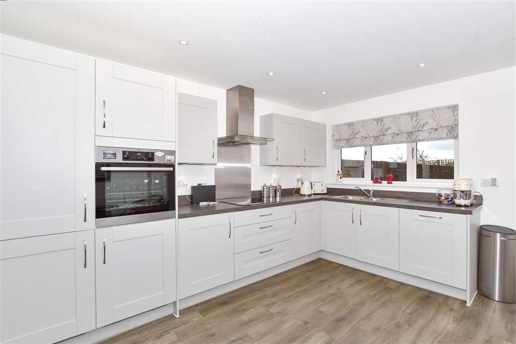 Property photo 3 of 12 Kitchen/Dining Area